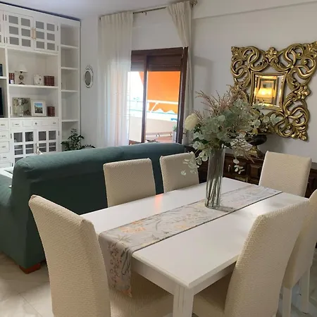 Angeles Center Apartment