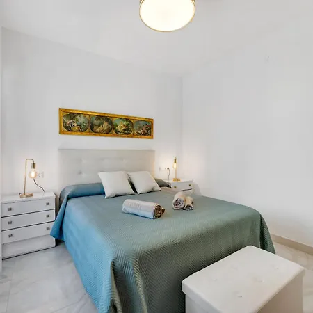 Angeles Center Apartment *