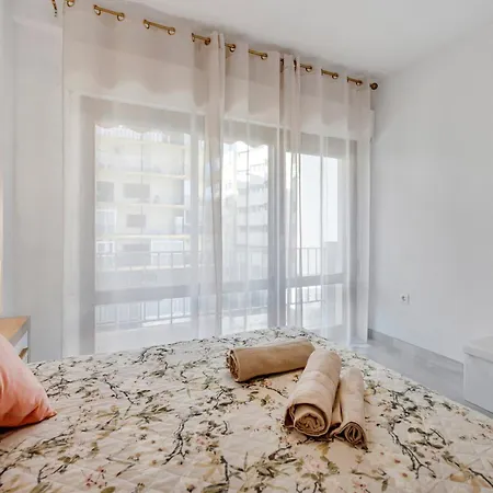 Angeles Center Apartment *